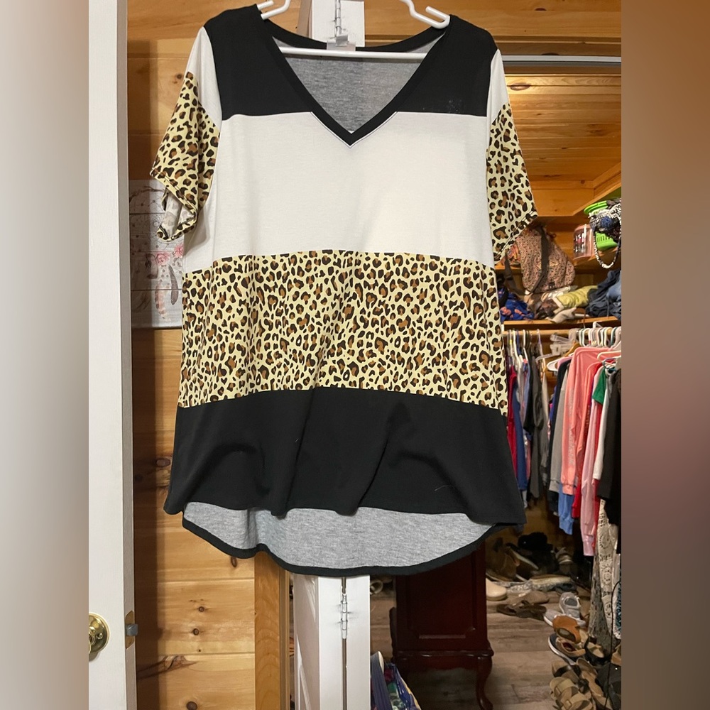 Lularoe colorblock tee